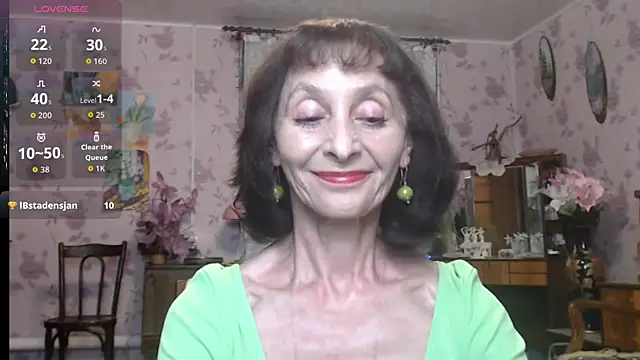 Snapshot of Shooting-Star- chatting on June 18, 6:56 pm Shooting-Star- online show from June 18, 6:56 pm