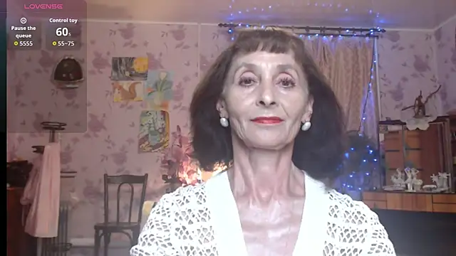 Snapshot of Shooting-Star- chatting on July 18, 6:34 pm Shooting-Star- online show from July 18, 6:34 pm