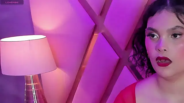 Snapshot of KeilynValencia chatting on April 7, 9:04 pm KeilynValencia online show from April 7, 9:04 pm