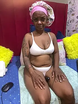 Snapshot of Cherrybootyofjoy86 chatting on March 28, 12:43 am Cherrybootyofjoy86 online show from March 28, 12:43 am