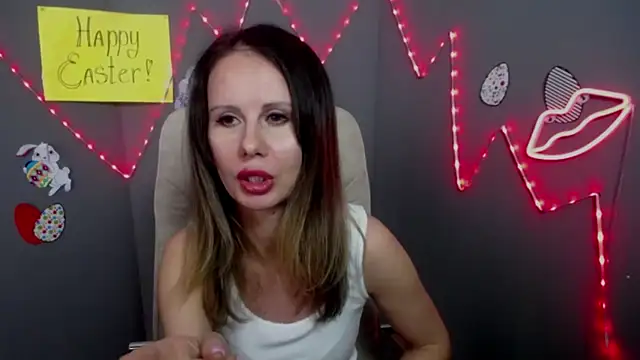 ElsaFrey online show from April 3, 12:03 pm