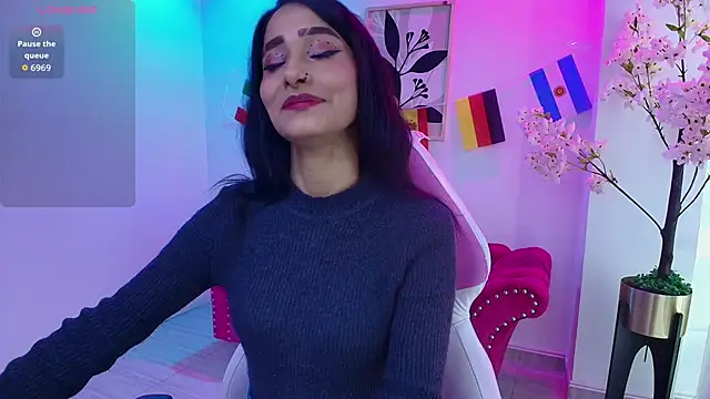 Palmer foxx online show from June 18, 9:19 pm