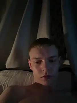 Snapshot of Ricowhiteteeth chatting on March 28, 4:12 am Ricowhiteteeth online show from March 28, 4:12 am