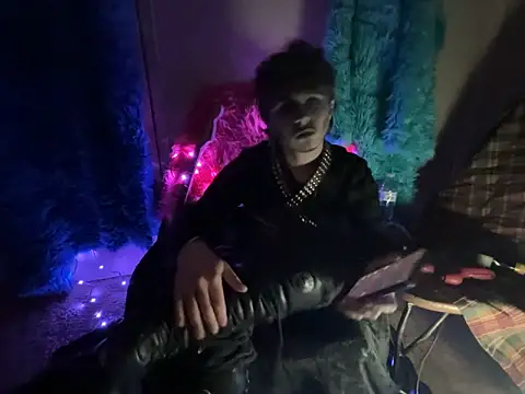 noahfoxxftm online show from March 29, 3:06 am