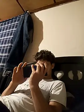 Snapshot of sensualflow_77 chatting on March 28, 3:50 am sensualflow 77 online show from March 28, 3:50 am