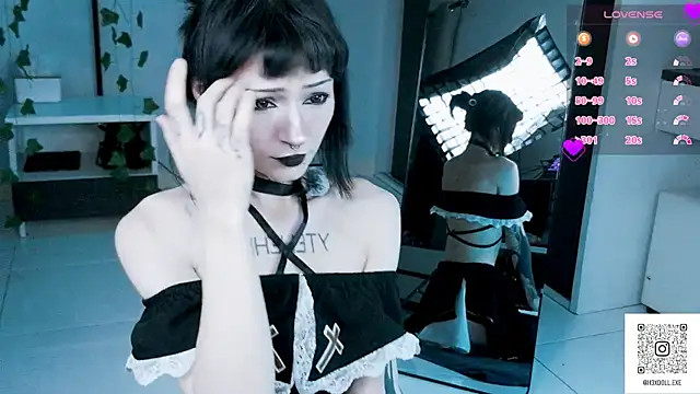 H3xD0ll online show from August 2, 12:14 pm