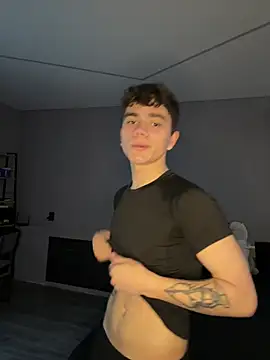 MaxWoolf online show from April 27, 5:22 pm