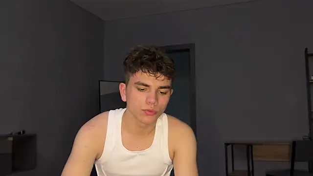 MaxWoolf online show from May 9, 2:44 pm