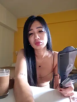 Snapshot of Emceeeeee25 chatting on March 29, 4:45 am Emceeeeee25 online show from March 29, 4:45 am