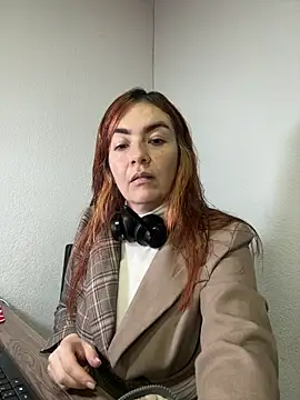 Vanessablazee online show from April 8, 1:11 pm