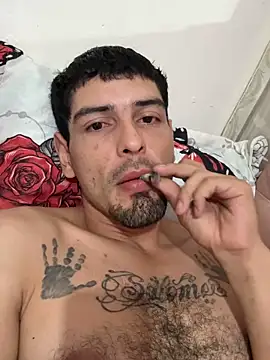 Snapshot of Lherzamxx chatting on March 31, 6:47 am Lherzamxx online show from March 31, 6:47 am