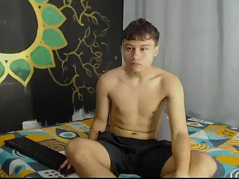 Boy Lovely18 online show from April 1, 1:50 am