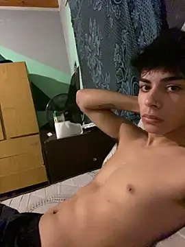 Snapshot of AgusTr chatting on March 30, 5:41 am AgusTr online show from March 30, 5:41 am