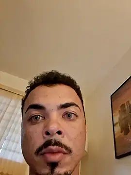 Snapshot of principebaiano chatting on March 30, 9:21 am principebaiano online show from March 30, 9:21 am