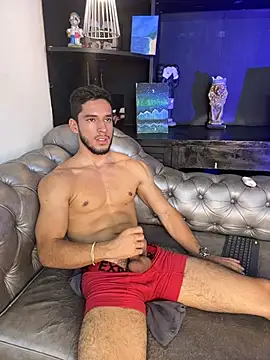 Snapshot of axel_tone chatting on April 1, 9:54 am axel tone online show from April 1, 9:54 am