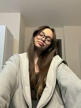 NIKAGPT online show from April 8, 7:25 pm