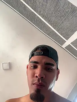 Snapshot of Josehjr chatting on March 30, 1:23 pm Josehjr online show from March 30, 1:23 pm