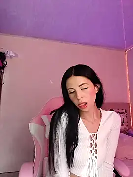 its Lia 1 online show from July 8, 8:02 pm