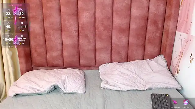 ariann cat online show from April 9, 4:23 am