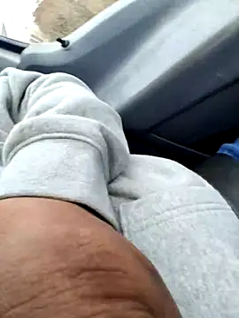 Snapshot of jlc069 chatting on April 1, 2:58 pm jlc069 online show from April 1, 2:58 pm