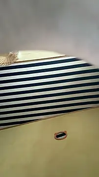 Snapshot of dreamy_devi1 chatting on April 3, 2:26 pm dreamy devi1 online show from April 3, 2:26 pm