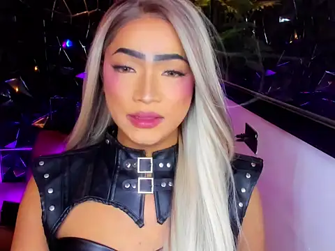 Snapshot of Holy_Flaire chatting on April 4, 3:27 am Holy Flaire online show from April 4, 3:27 am