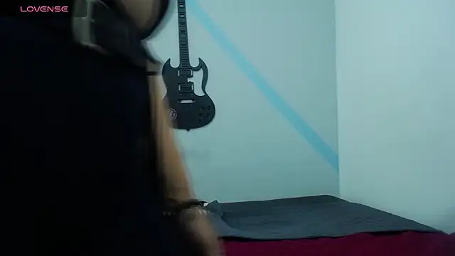 Snapshot of Luna__white chatting on March 31, 4:40 pm Luna white online show from March 31, 4:40 pm