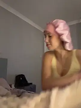 Goldenfairy online show from April 17, 1:19 am