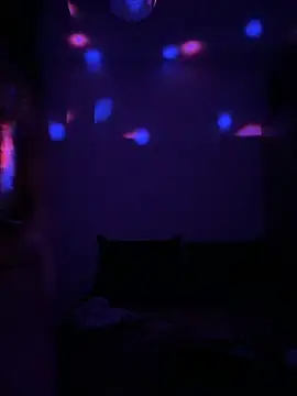 Ruyaaqueen online show from March 31, 1:40 am