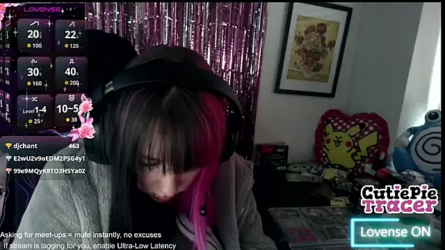 Snapshot of CutieTracer chatting on May 11, 2:56 pm CutieTracer online show from May 11, 2:56 pm