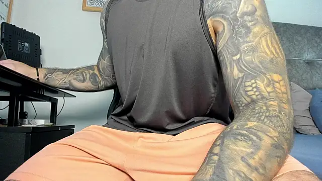 vyxen x online show from May 4, 8:05 pm
