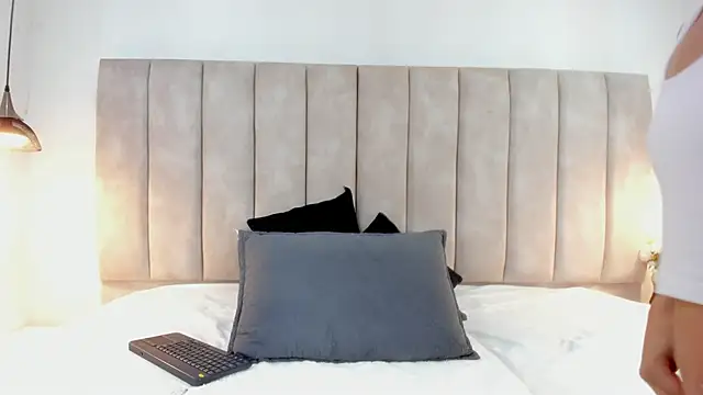 Sammi Evanns online show from May 19, 3:35 am