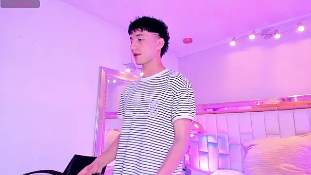 Taylor Brooks online show from April 6, 6:09 pm