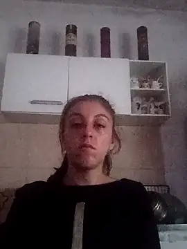 Snapshot of Skinnygirljulie chatting on April 7, 9:26 pm Skinnygirljulie online show from April 7, 9:26 pm