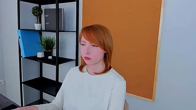 Snapshot of CherryCrushLove chatting on April 4, 6:44 am CherryCrushLove online show from April 4, 6:44 am