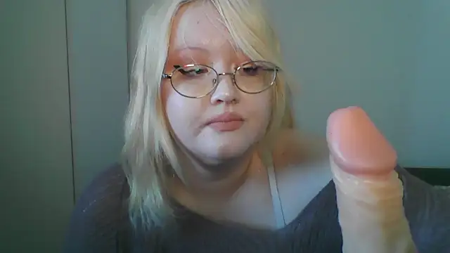 Elayne Sweet online show from April 19, 8:02 am