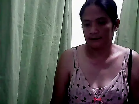 PinayZaira online show from April 1, 11:33 am