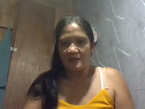 PinayZaira online show from July 6, 11:40 am