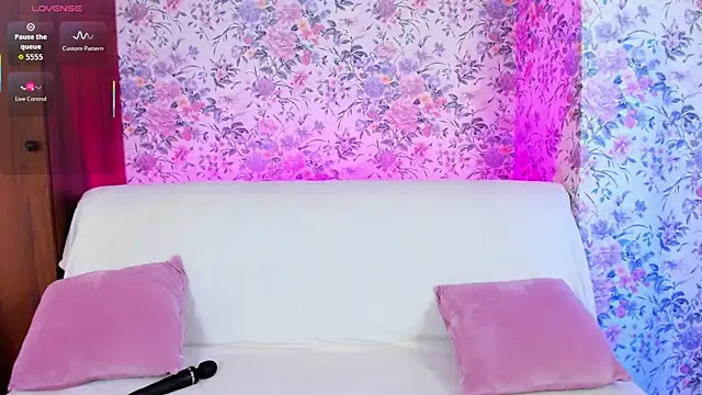MissAlison   online show from July 6, 5:59 am