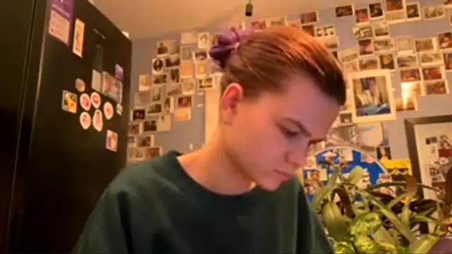 Snapshot of DarylLarrow chatting on March 31, 5:24 pm DarylLarrow online show from March 31, 5:24 pm