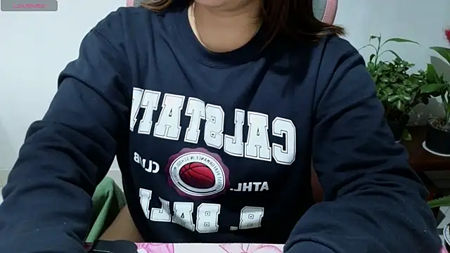 Snapshot of Elfi_333 chatting on May 10, 3:01 am Elfi 333 online show from May 10, 3:01 am