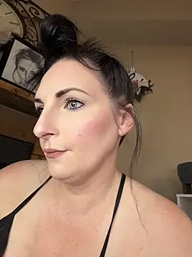 Snapshot of taylorsunshine chatting on June 9, 12:33 am taylorsunshine online show from June 9, 12:33 am