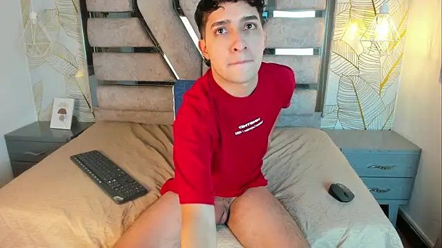 Alantaylorr  online show from May 15, 3:52 pm