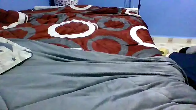 Thandiwe2003 online show from May 29, 5:05 am