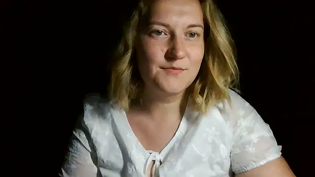 TinaKittyX online show from May 31, 9:05 pm