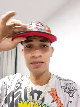 Snapshot of Paiva2122 chatting on April 1, 2:34 am Paiva2122 online show from April 1, 2:34 am