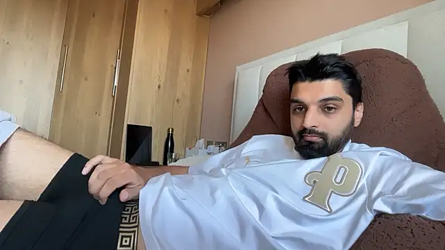 Snapshot of priyxh chatting on May 24, 1:49 pm priyxh online show from May 24, 1:49 pm