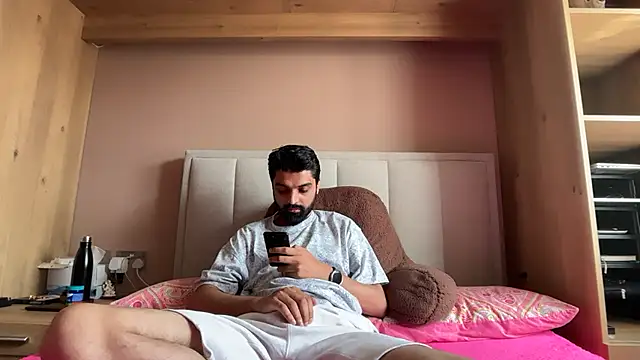 Snapshot of priyxh chatting on June 27, 1:06 pm priyxh online show from June 27, 1:06 pm