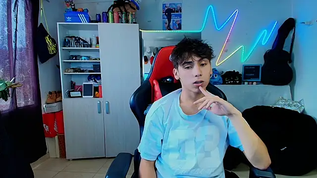 young liam online show from April 5, 4:48 pm