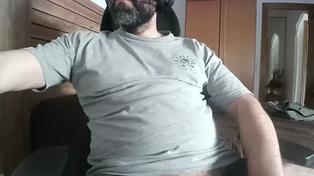 Snapshot of espartanobar chatting on April 1, 5:10 pm espartanobar online show from April 1, 5:10 pm